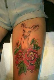 Thigh color deer tattoo pattern is very beautiful