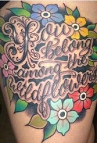 Dívky na stehnech malované přechodu jednoduché linie anglické a květinové obrázky tetování