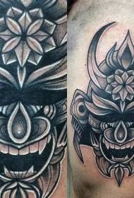 Estilo decorativo da coxa patrón de tatuaxe da máscara de samurai negro