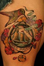 Barevné plachetnice a ptačí tetování v retro stylu