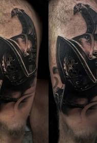 Бедро реалистичан стил црно сива гладијаторска кацига тетоважа узорак