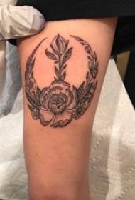 Meisje dij op zwarte punt doorn eenvoudige lijn plant bloem type anker tattoo foto