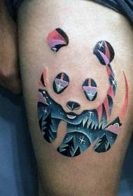 Panda colorido de coxa com céu noturno e padrão de tatuagem de floresta