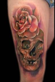 Бедро реалистичен цвят череп и роза татуировка модел