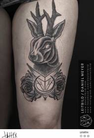 Sakit nga itom nga grey kuneho nga antler ug sumbanan sa tattoo sa rosas