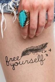 Coscia uccello piuma carino con motivo tatuaggio lettera
