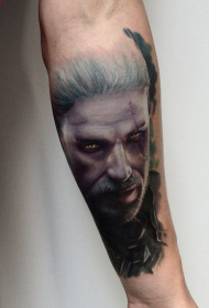 Braccio stile moderno gioco di colori modello di tatuaggio guidata