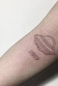 Pianu di bracciu chjucu modellu di tatuaggi UFO