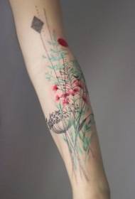 bellissimo modello di tatuaggio floreale naturale a braccio piccolo