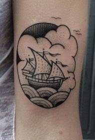Arm vintage frame seilboat mei tatoeage foar oseaan