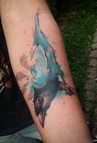 Esquitxada de tinta de color braç petit patró de tatuatge de corb europeu i americà