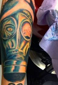 Braccio donna colore indossando maschera antigas tatuaggio