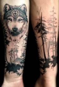ແຂນ wolf ລຶກລັບທີ່ມີຮູບແບບ tattoo ປ່າໄມ້