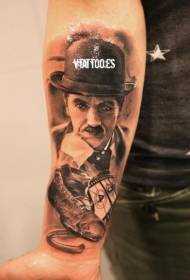 Arm man portret met oude schoenen tattoo patroon