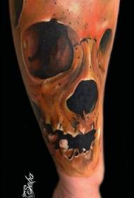 Braço muito realista cor enorme imagem de tatuagem de caveira