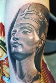 Arm svart svart grå egyptisk drottning staty tatuering mönster
