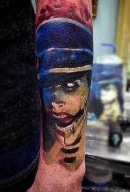 Arm buatan sendiri seperti pola tato monster zombie berwarna-warni