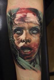Arma espeluznante patrón de tatuaxe de muller sanguenta