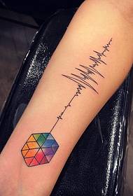 Beso txikiko elektrokardiograma kolore askotako tatuaje geometrikoko eredua