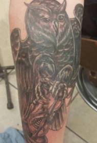 Eagle braț de băiat tatuaj pe negru gri vultur tatuaj imagine