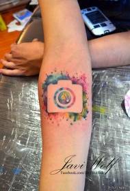 Kamera e vogël krahu spërkatje model tatuazh bojë spërkatje