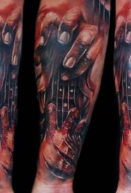 Brako kolora sanga gitaristo tatuado ŝablono