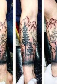 Татуировка мужской руки коричневый горный лес