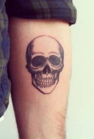 Férfi kar fekete kis koponya tetoválás minta