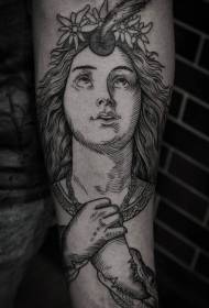 modello di tatuaggio del viso e del fiore delle donne antiche nere di stile di scultura del braccio