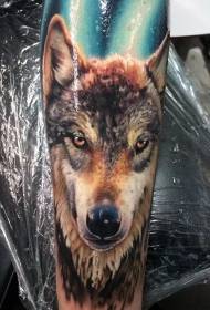 Patrón de tatuaxe de cabeza de lobo realista de cor de brazo