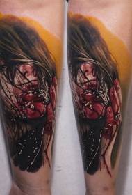 Model de tatuaj portret femeie sângeroasă de culoare braț