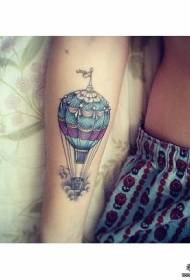 Braç de globus d'aire calent de color tatuatge europeu i americà