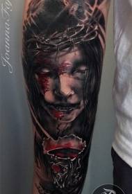 Braccio color donne stile horror con motivo tatuaggio sangue