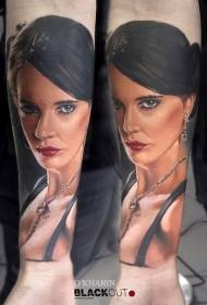liten arm realistisk färg kvinnlig porträtt tatuering mönster