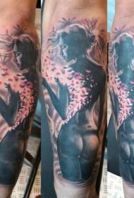 Kar csábító meztelen nő pillangó tetoválás kép