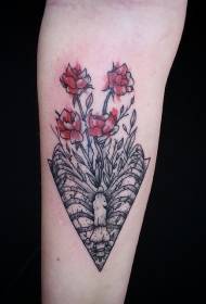 Рука аквареллю, як боку звернено Дика квітка з татуюванням скелета