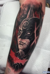 Tatuaj colorat portret batman în stil ilustrare braț