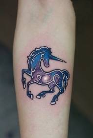 Озброєння кольором татуювання зоряного єдинорога