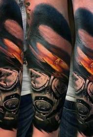 Braccio realistico di esplosione nucleare a colori e tatuaggio con maschera antigas