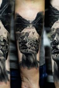 tatuazh misterioz portret i krahut të stilit të zi gri surreal