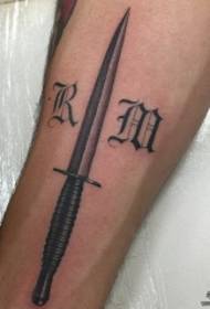 Modello di tatuaggio di carattere gotico pugnale braccio