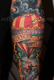Tatuaggio a mongolfiera a colori in stile old arm a braccio