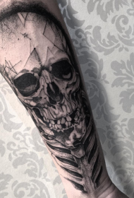 Patrón de tatuaxe de cráneo de estilo gris de brazo