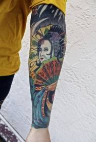 Braț model de tatuaj de culoare geisha în stil școlar vechi