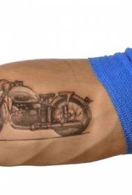 наоружајте старе школе фантастичним узорком тетоважа мотоцикла
