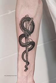 Uzorak crne zmije crne zmijske tetovaže
