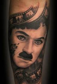Рука цвет реалистичный мужской портрет татуировки