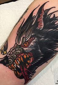 Arm old school wolf hoofd tattoo patroon