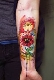 Tattoo matryoshka Rúiseach ildaite i stíl uiscedhath lámh