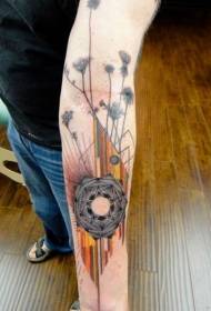 Braccio di fiori colorati e motivo geometrico del tatuaggio